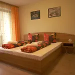 Guest house Bella Montana Fuegen
